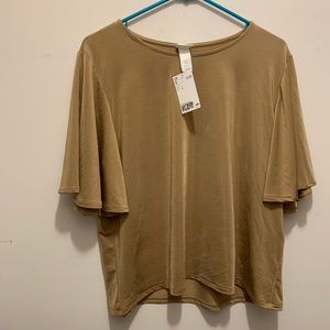 Ruffle short sleeve shirt